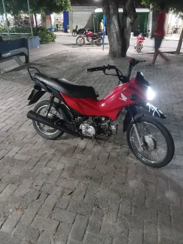Para vender pop 110i Motor feito toda boa cuida vem nela cuida documento e recibo e a nota