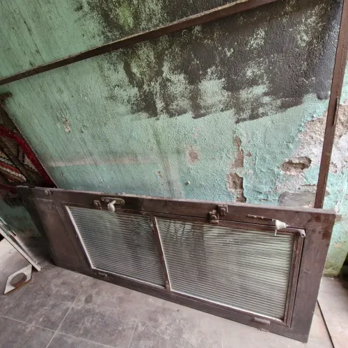 Porta de metal