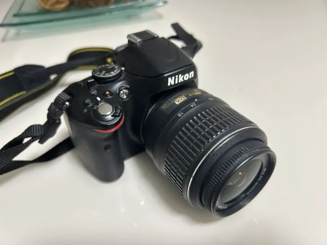 Máquina fotográfica Nikon