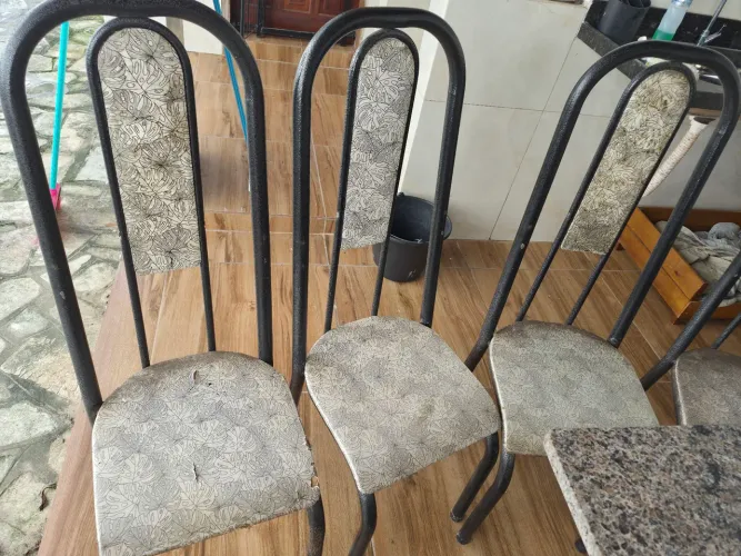 Mesa de granito 4 cadeiras