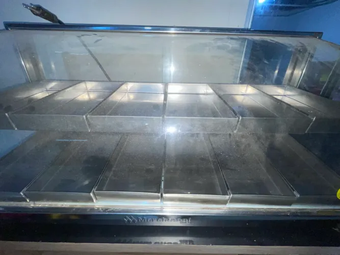 Estufa Térmica Expositora da renomada marca Marchesoni