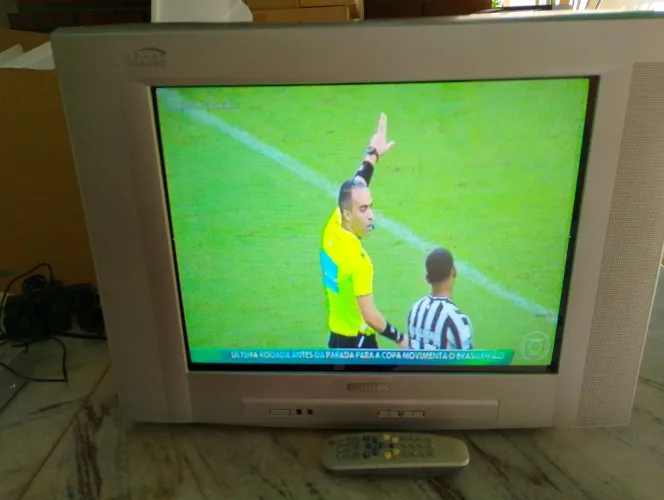 Vendo tv Philips 21" tela plana de tubo 