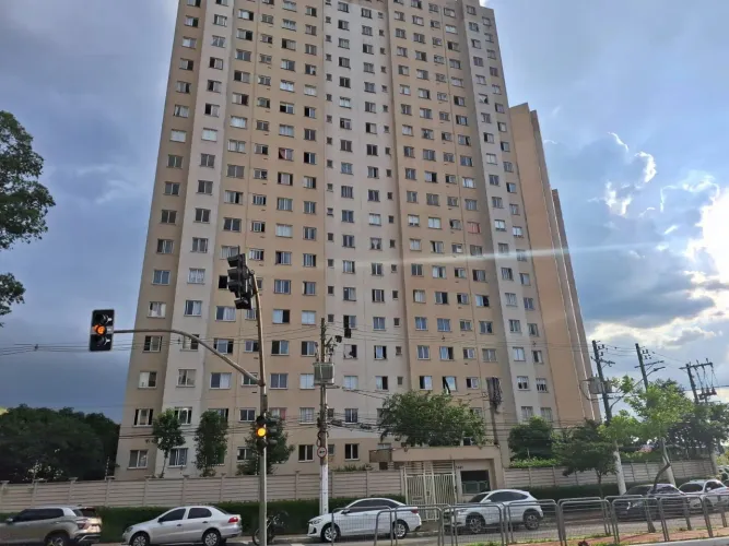 Vendo ou alugo apartamento em excelente estado.