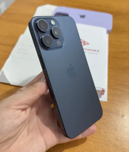 Vendo ou troco Iphone 15 Pro Max 256gb Com Garantia (aceito cartão)