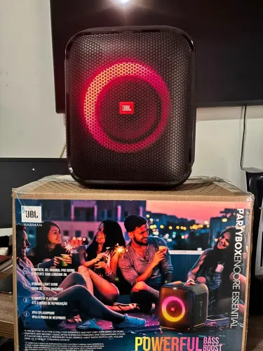 ? Caixa de Som JBL PartyBox Encore Essential - 100W RMS