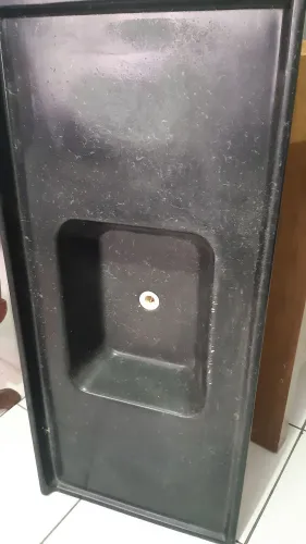 Pia de cimento para balcão.