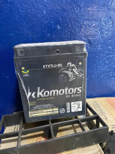 Vendo bateria moto lacrada 7AP,1 ano garantia