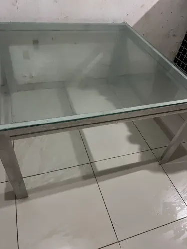 Mesa de alumínio com vidro temperado 4mm