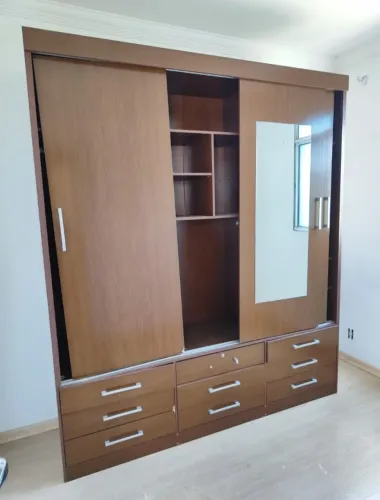 faço Serviço de Desmontagem e carreto de guarda roupa