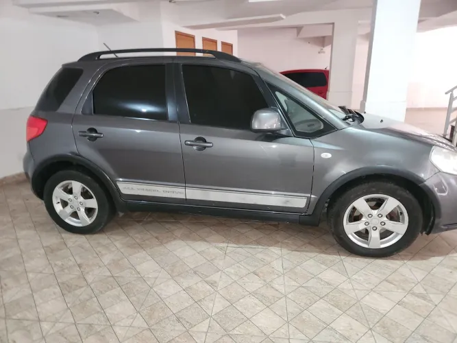 Suzuki SX4 2.0 16V 145cv 4WD 5P Mec. 2012