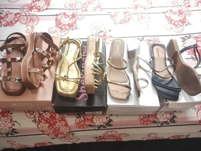 Vende-se lotes de sandálias seminovas 