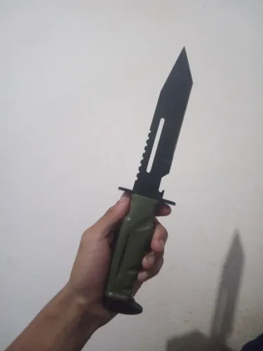 Faça de caça militar(precisando de dinheiro)-Marca: Bélica-Modelo: baioneta m9