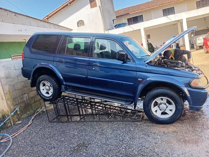 Mitsubishi Pajero Sport HPE 2.4 4X4 Diesel Aut. 2000