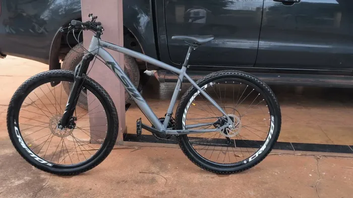 Bicicleta semi nova