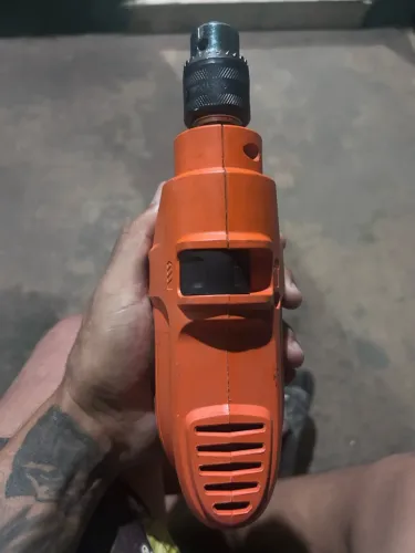 Vendo Furadeira semi nova