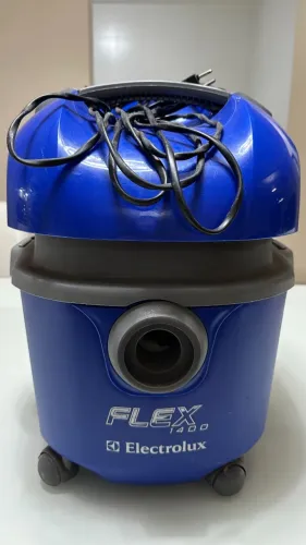 Aspirador de Pó e Água Electrolux 1400W 14L Flex