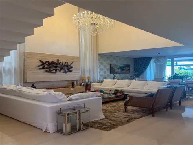 Exclente sobrado com 500m² em Alphaville, 4 suítes amplas com armários, espaço gourmet com
