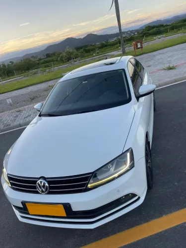 Volkswagen Jetta Comfortline 1.4 TSI 16V 4P Aut. 2017