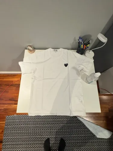 Camiseta Comme Des Garçons Play