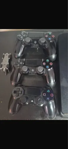 Vendo vídeo game play 4