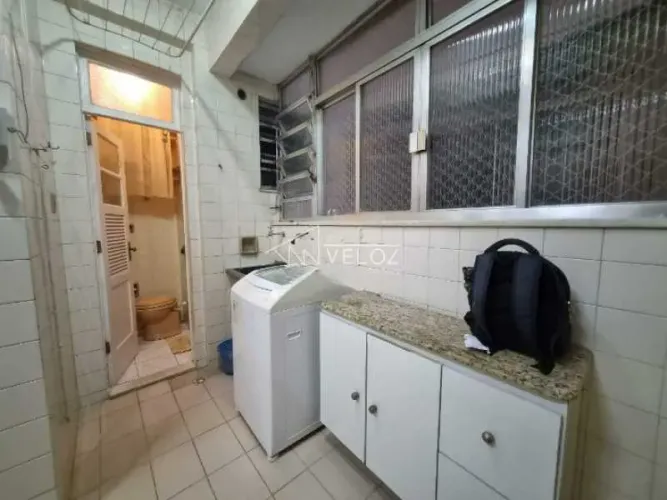 Apartamento : / Residencial / Glória