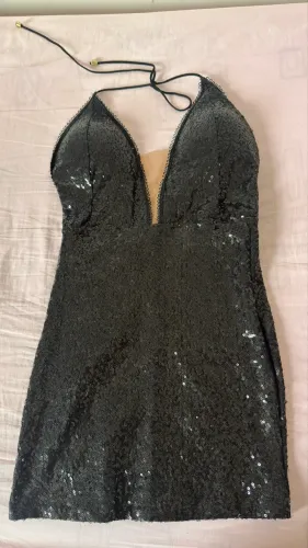 Vestido de festa curto preto de lantejoula