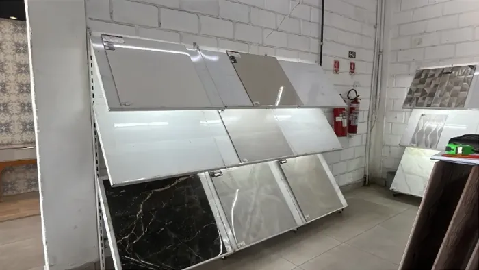 Gôndolas com 9 bandejas 