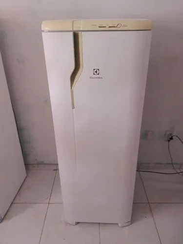 vende-se geladeira Electrolux