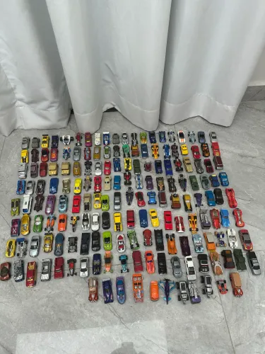 Lote 170 carrinhos Hotwheels
