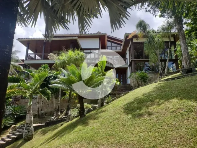 Casa em Condomínio Fechado com 926 m² com 4 quartos em Badu - Niterói - RJ