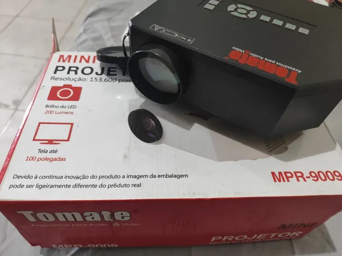 Mini Projetor Tomate MPR-9009.