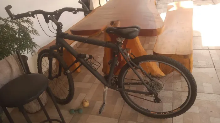 Bicicleta em ótimo estado, toda revisada!!!