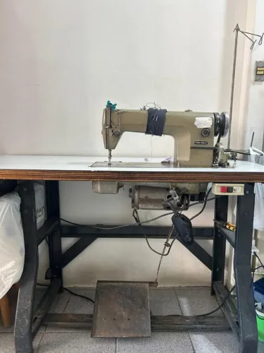 Máquina de Costura Industrial Reta Model M430-2 com Mesa e Motor