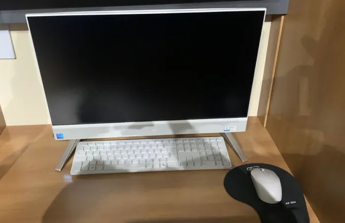 Desktop Dell 24 All-in-One EC24250 i5 16GB 512GB