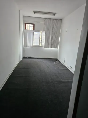 Sala comercial ao lado do metro na Presidente Vargas