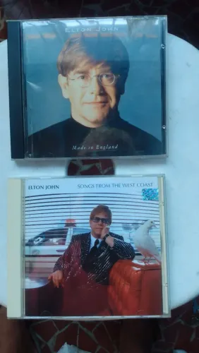 2 cds originais Elton john ótimo estado. 