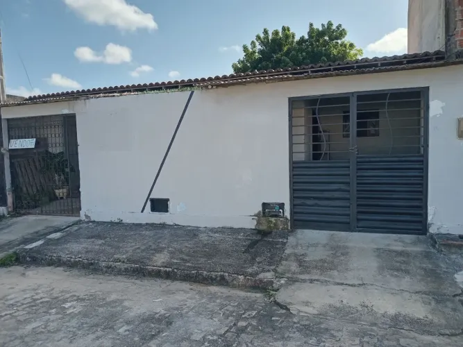 Vende-se casa em São Gonçalo