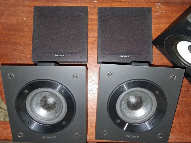 Caixas atmos Sony SS-CSE