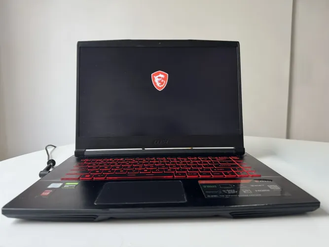 Notebook Gamer MSI GF63 i7 9750H GTX 1650 16GB SSD 512GB