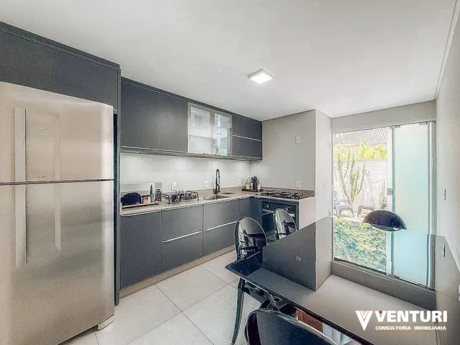 Casa com 2 dormitórios, sendo 1 suíte para alugar, 69 m² por R$ 3.000/mês - Salto Weissbac