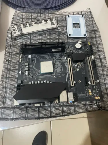 Placa Mãe B550M Maxsun - SOMENTE A PLACA MÃE 