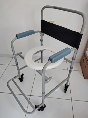 Cadeira de banho pra vender logo!