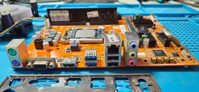 Kit Upgrade Intel i5 7400 + Placa-mãe + 8GB RAM