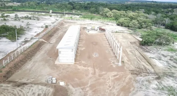 VENDO ÁREA COM 30MIL METROS QUADRADOS
