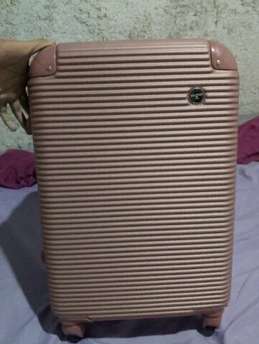 ? Mala de viagem de 10 kg, nunca foi usada, em ótimo estado.