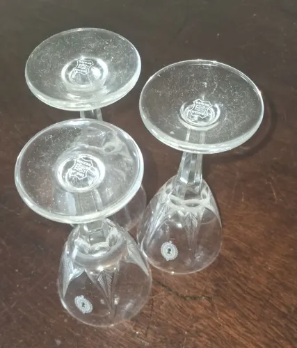 3 taças de Cristal licor 11 cm altura e 5 cm diâmetro 