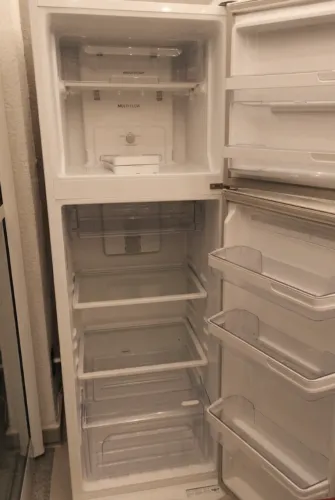 Geladeira Electrolux 382L menos de 1 ano de uso