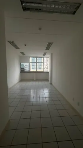 Alugo uma sala comercial no Edf. Max Center!!
