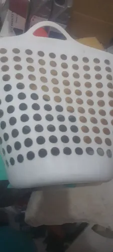Cesto branco para roupas