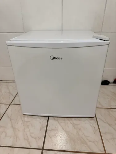 Frigobar midea